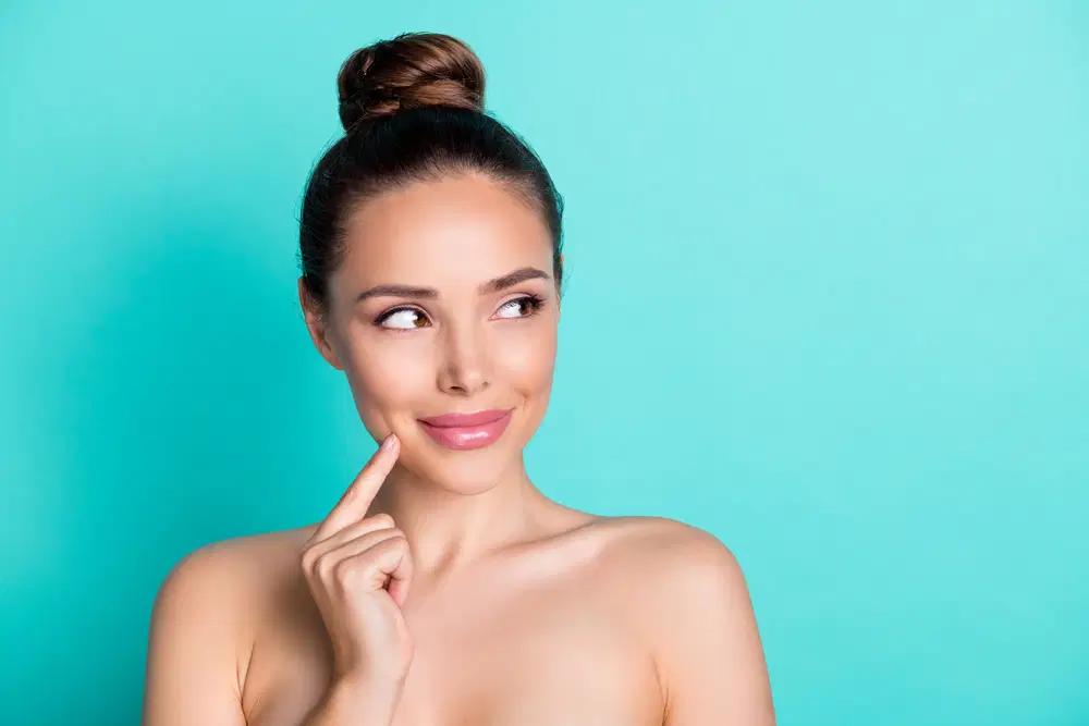 Imagem de penteado com coque alto
