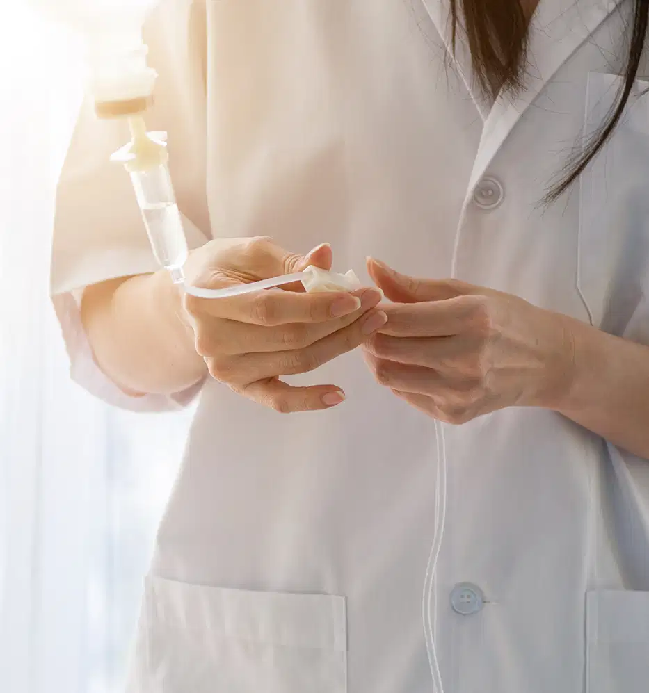 Soroterapia: conheça os benefícios do “soro da beleza”