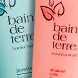 Bain de Terre Shampoo com uma fórmula botânica natural que pode ser usada por todo mundo, até quem fez química nos fios. Além disso, Bain de Terre Shampoo ainda tem um cheirinho delicioso.