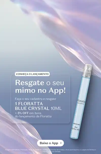 Fundo azul com elementos decorativos em tons lilás e branco comunicando o resgate do mimo do lançamento de Floratta Blue Crystal.
