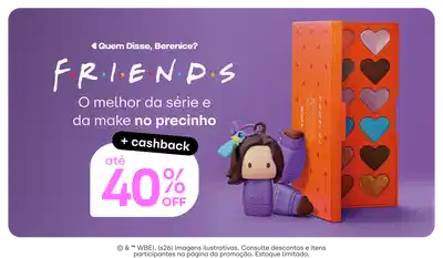 A imagem mostra um cenário com uma porta roxa e alguns brinquedos pendurados nela, incluindo personagens da série de TV "Friends". Há um banner promocional com o texto "Quem Disse, Berenice? FRIENDS Encha a sacolinha com tudo o que você ama na série e no melhor" e um botão com o texto "QUERO JÁ". Também há um adesivo com o texto "+cashback 40% OFF".