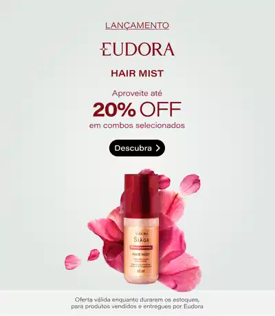 Promoção Lancôme: adquira produtos da marca acima de R$499,00 e ganhe necessaire rosa com logo Domaine Arose Lancôme mais mini Eau de Parfum feminino acima de R$799,00. Imagem mostra necessaire rosa fechada e frasco de Eau de Parfum rosa claro com aplicador spray ao lado. Frete grátis para produtos vendidos e entregues por Beleza na Web. Consulte garantia.