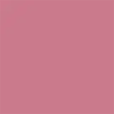 A imagem mostra um batom tipo bala, rosa, com a tampa ao lado. A embalagem é preta e prata com o logo da marca em preto.