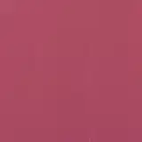 Batom líquido matte Vult Iconic Comfort em embalagem plástica rosa com aplicador preto. O produto apresenta textura cremosa e cor rosa vibrante.