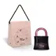 Dois itens da marca Her Code: vidro preto em formato de cadeado com arco e letras rosa metalizado de Eau de Parfum da linha Touch e sacola de presente rosa com alças e rótulo na cor marrom.
