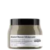 A imagem mostra a máscara capilar da marca L'Oréal Professionnel da linha Absolut Repair Molecular", indicada para reparar a estrutura molecular dos cabelos. O frasco é marrom com uma tampa preta e rótulo branco.