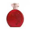 Frasco de item de perfumaria da marca Floratta Red em formato arredondado na cor vermelha, com relevo de flores, nome da marca em relevo e tampa acrílica transparente com borrifador dourado.