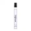 Vidro transparente em formato cilíndrico e líquido cinza claro com tampa e letras pretas contendo 10ml de desodorante colônia Malbec Ultra Bleu.