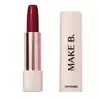 Batom cremoso na cor Vermelho Lace Red da marca Make B. Urban Ballet em embalagem branca e dourada com a marca impressa em letras pretas na tampa.