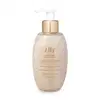 Imagem de frasco de shampoo da marca Lily com embalagem em tons de bege e dourado, com bomba doseadora branca e texto em português informando tratar-se de um shampoo hidratante com óleo de argan e extrato de lírios.