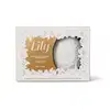 Caixa de sabonete em barra perfumado Lily, com design floral em relevo e texto dourado. Contém 2 unidades de 90g cada, em embalagem branca e dourada.