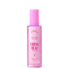 Spray perfume mist, com frasco em formato cilíndrico e cor rosa. No rótulo, está escrito "Urban Beat".