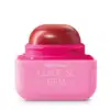 Pote compacto rosa com letras brancas e roll-on na cor vermelha de balm hidratante labial vinho Cuide-se Bem Cereja Livre Quem Disse, Berenice?.
