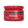 Máscara pré e pós alisamento da linha Siàge, em embalagem vermelha com rótulo preto destacando "Cauterização dos Lisos". Produto de 250g com proteína hidrolisada e Amino10-EFFEX, para tratamento de danos após alisamento químico ou fontes de calor.