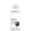 Frasco branco com rótulo preto e branco da marca Cadiveu Professional. O produto é um oxidante com 20 volumes e 6% de concentração, indicado para uso profissional.