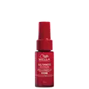 Produto da linha Ultimate Repair da marca Wella Professionals. Frasco plástico vermelho brilhante com formato cilíndrico. Rótulo indicando "Miracle Hair Rescue com AHA & Omega-9", passo 3 de "reparação instantânea e duradora com proteção dentro e fora".