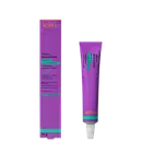 Caixa e tubo de item de skincare da marca Sallve. A caixa é de cor roxa com texto laranja "Sallve" e detalhes em verde. O tubo é roxo com texto laranja "Sallve" e informações sobre o produto, incluindo "Sérum antissínais" e ingredientes.