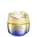 Creme antirrugas e firmador da linha Vital Perfection da Shiseido. Embalagem redonda com tampa dourada. O frasco tem uma coloração azul escura na base que se torna mais clara em direção ao topo.
