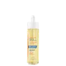 A imagem mostra um frasco transparente contendo um líquido amarelo claro. É o "Creastim Reactiv", da marca Ducray. Trata-se de uma loção antiqueda de cabelo. O frasco tem um aplicador em formato de conta-gotas na parte superior e 60ml de produto.