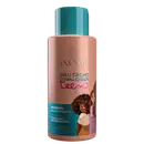 A imagem mostra o Shampoo Inoar Meu Cacho Meu Crush Teen 500ml em embalagem cilíndrica de plástico, com tons de rosa, roxo e verde. Traz ilustração de meninas com cabelos cacheados. O rótulo exibe a descrição Shampoo - Fórmula suave e Hidratação Profunda.