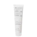 Tubo de creme de limpeza espumante da marca Korres, com rótulo em inglês e grego indicando ingredientes pré e probióticos. Embalagem branca com detalhes azuis, contendo 150 ml do produto.