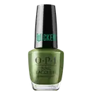 Produto de esmalte de unhas OPI da linha Wicked. Frasco de vidro transparente com tampa preta. O esmalte tem uma cor verde escuro intenso. O rótulo exibe o logotipo OPI em letras pretas, com o nome "Wicked" em verde na tampa.