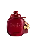 Frasco de perfume Coach vermelho escuro com tampa arredondada e pingente dourado em formato de cereja. Embalagem com gravação em relevo de carruagem.