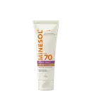 Protetor solar facial MineSol FPS 70 Pigment Correct Cor 3.0 em embalagem de tubo branco e laranja, com rótulo indicando propriedades de correção de pigmentação e textura ultraleve.