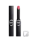 Batom Dior em tubo preto com aplicador cilíndrico rosa, acompanhado de caixa preta com logo prateado 