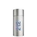 Frasco de perfume prateado da linha 212 da Carolina Herrera, com tampa e rótulo azul destacando o número "212".