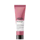 Tubo rosa da linha Serie Expert da L'Oréal Professionnel Paris, contendo o produto Prolonger, um creme de tratamento profissional de 10-em-1 para cabelos longos, com proteção térmica.