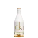 Perfume feminino CK in2U For Her de Calvin Klein. Volumetria 50ml.