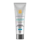 Tubo de gel-creme de proteção solar SkinCeuticals com FPS 80, embalagem branca e azul, com rótulo indicando "UV Oil Defense Protetor Solar" e "Antioleosidade toque imperceptível".