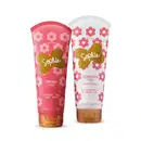 Duas bisnagas de 200ml com estampas de flores da marca Sophie, sendo uma toda rosa de shampoo e uma branca e rosa de condicionador.