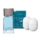 Combo de produtos de perfumaria da marca Clash, incluindo frasco de desodorante colônia transparente com líquido azul e tampa cinza e duas barras de sabonete ovais brancas e sua respectiva caixa, na cor azul escuro.