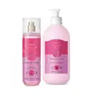 Dois itens da marca Cuide-se Bem Cereja Livre, sendo um frasco transparente com líquido rosa e pulverizador dourado de body splash e frasco branco com bomba dosadora de loção hidratante corporal, ambos com rótulo rosa e roxo com cereja ilustrada.