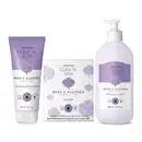 Conjunto de produtos de corpo e banho da marca Cuide-se Bem Rosa e Algodão, incluindo frasco de hidratante desodorante de 200ml com tampa abre e fecha e outro de 400ml com tampa pump,  e uma caixa de sabonetes, todos em tons de rosa e roxo.