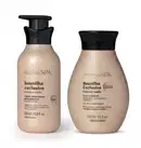 Dois itens de cuidados com a pele lado a lado, sendo: uma frasco rosa claro e tampa pump preta contendo creme hidratante e outro nas mesmas cores, mas com tampa abre-e-fecha, ambos da linha Nativa SPA Baunilha Exclusive.