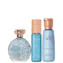 Conjunto Floratta Blue Crystal com três produtos: frasco de perfume com tampa rosé e design floral, body spray azul de 100ml e creme hidratante desodorante de 200ml em embalagem azul clara.