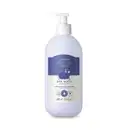 Frasco branco com bomba dosadora e rótulo azul escuro e branco com ovelhinha ilustrada contendo 400ml de loção hidratante corporal Cuide-se Bem Boa Noite.