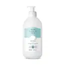 Frasco branco com bomba dosadora e rótulo em azul claro e branco com nuvens ilustradas contendo 400ml de loção hidratante corporal Cuide-se Bem Nuvem.