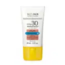 Frasco branco com tampa amarela, letras pretas e detalhes nas cores azul e laranja contendo 40ml de protetor solar facial antioxidante FPS 30 Ultra Fluído da marca Boti.Sun.