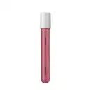 Gloss labial na cor rosa 215 da marca Intense em tubo transparente, mostrando a tonalidade do produto, tampa branca e letras pretas.