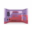 Pacote de lenços umedecidos para animais de estimação da marca Amigos Pets. Contém 50 unidades de lenços medindo 20 cm x 15 cm cada. Os rótulos indicam que os lenços são sem sulfatos e parabenos, destinados à higiene de cães e gatos.