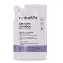 Imagem de embalagem plástica branca em sachê refil de loção anti-stress desodorante da marca Nativa SPA Jasmim Sambac, com rótulo em preto e roxo contendo informações sobre o produto com óleo de quinoa.