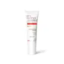 Tubo branco de 7,5g de reparador labial da marca Botik Cica Pantenol e Ceramidas, com detalhe em vermelho contendo os ingredientes Cica, Pantenol e Ceramidas para reparação e hidratação dos lábios.