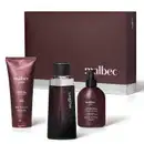 Conjunto de produtos de beleza da marca Malbec, incluindo um frasco de perfume, um recipiente de loção corporal e um tubo de gel de banho, todos em embalagens de design moderno e cores predominantemente marrons.
