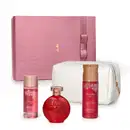 Caixa de presente rosa, nécessaire branco e três produtos da marca Floratta Red, sendo um frasco de óleo perfumado corporal, vidro de desodorante colônia e embalagem de loção hidratante corporal, todos em cor vermelha com detalhes dourados.