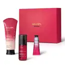 Imagem de produtos da marca Nativa SPA Ameixa, incluindo loção hidratante, body splash, creme para as mãos e caixa rosa, todos com predominância das cores rosa vibrante, branco e prata, com textos e logotipos visíveis.