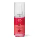 Imagem de um frasco de vidro transparente com líquido rosa, borrifador branco, tampa transparente e rótulo vermelho com texto "Cuide-se Bem Morango e Leite" e imagem de morango no rótulo, contendo 60ml de body splash desodorante colônia.
